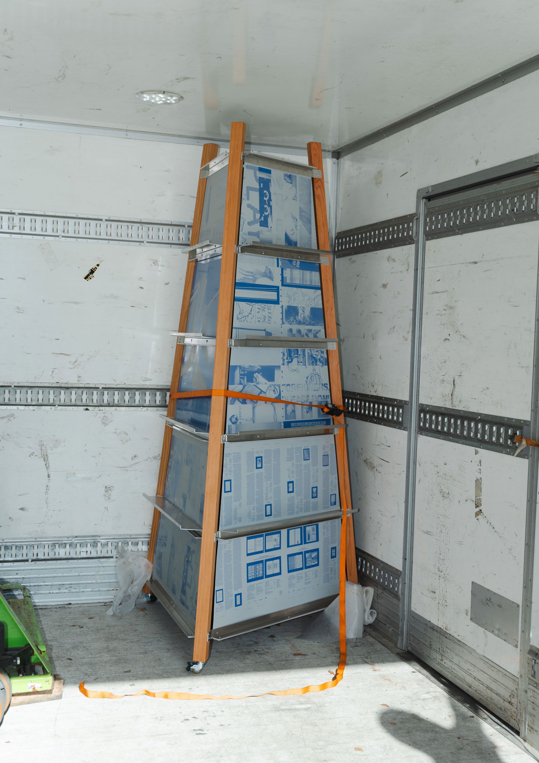 Archial Studies Travelling Bookstand Alexis Mark 84